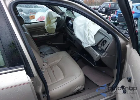 2000 Ford Crown Victoria Lx from USA, damaged, VIN 2FAFP74W9YX100422